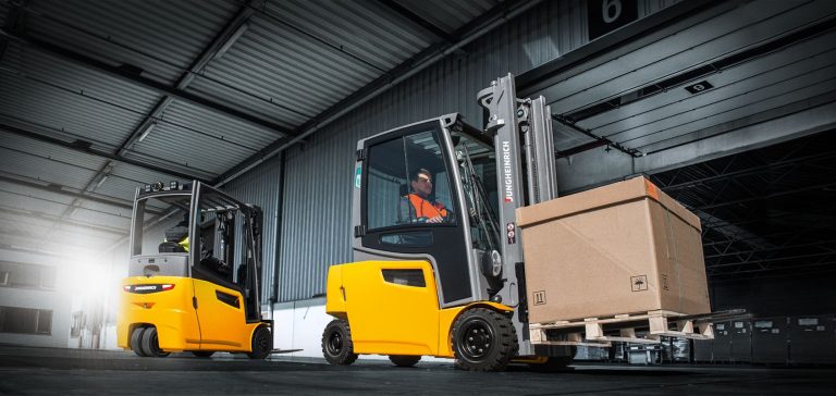 Global Forklift Trucks Market